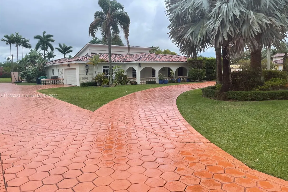 2605 SW 115th Ave, Miami FL 33165