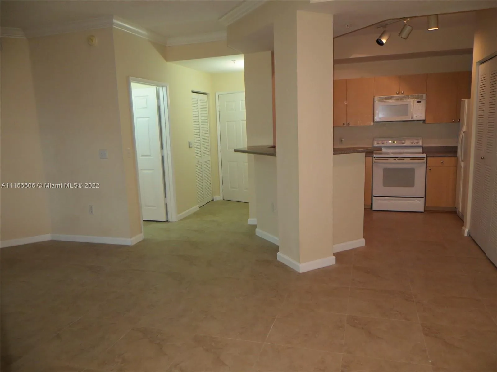 1919 Van Buren St # 111A, Hollywood FL 33020