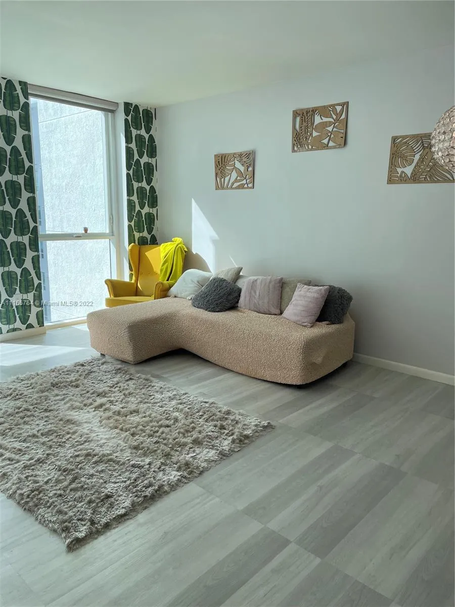 253 NE 2nd St # 2304, Miami FL 33132