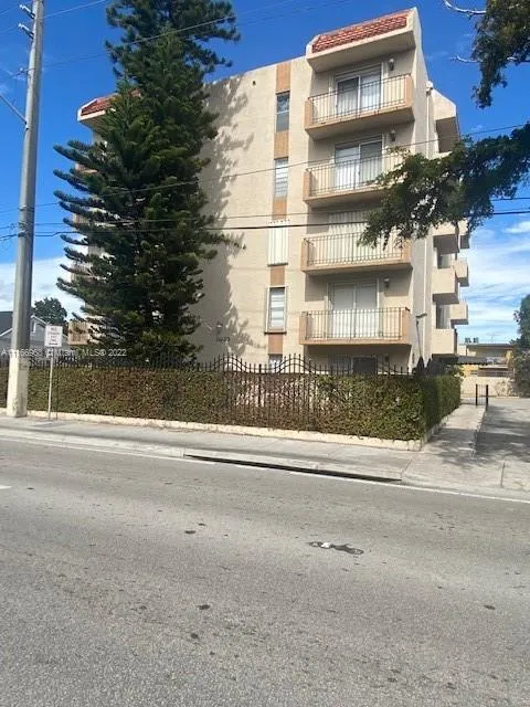 1933 SW 7th St # 102, Miami FL 33135