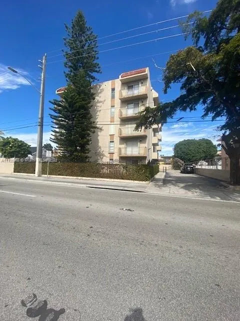 1933 SW 7th St # 102, Miami FL 33135