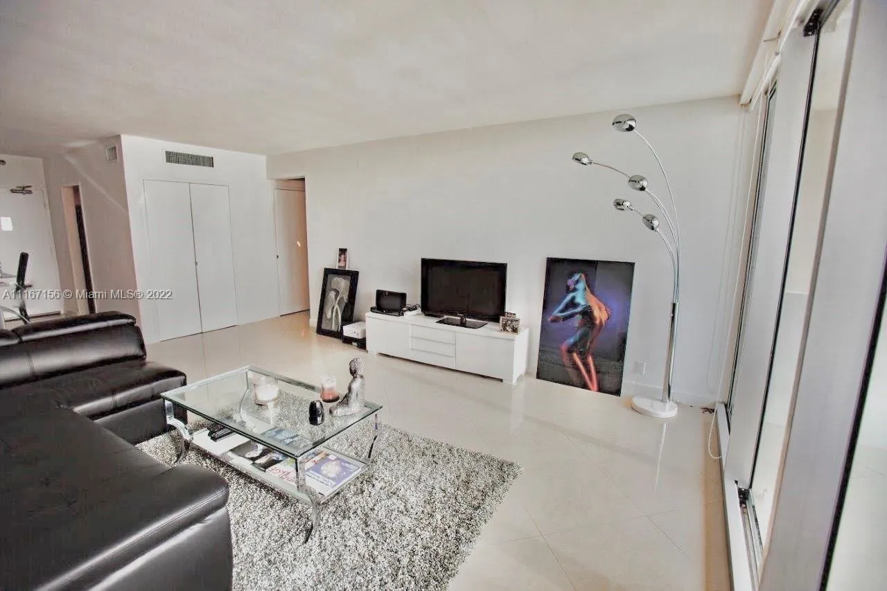 1 bedroom 1 bath for sale at 1200 West Ave # 05, Miami Beach FL 33139