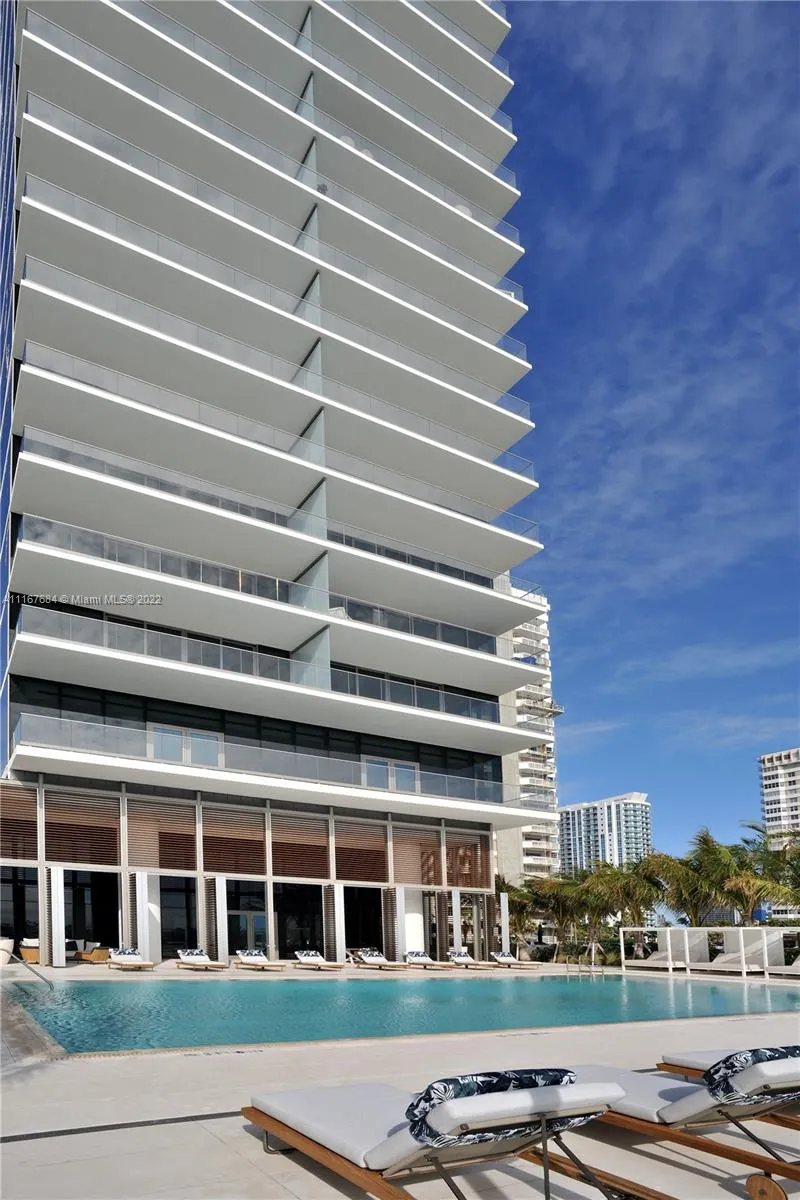 2000 S Ocean Dr, Hallandale Beach FL 33009