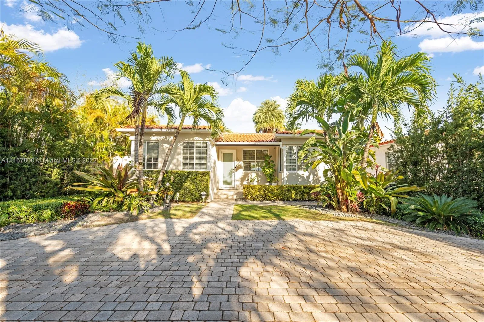 3 bedroom 2 bath for sale at 1443 Lenox Ave, Miami Beach FL 33139