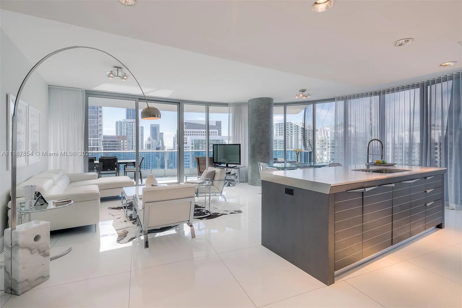 2 bedroom 2 bath for sale at 200 Biscayne Boulevard Way # 4202, Miami FL 33131