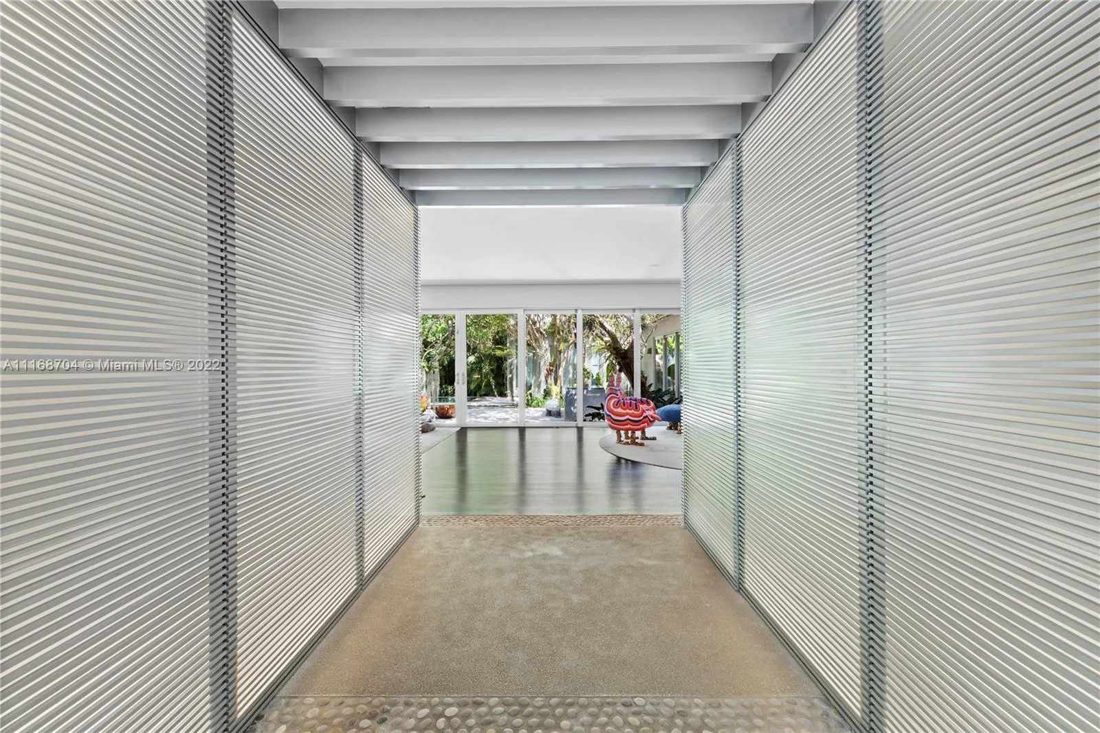 11 La Gorce Cir, Miami Beach FL 33141
