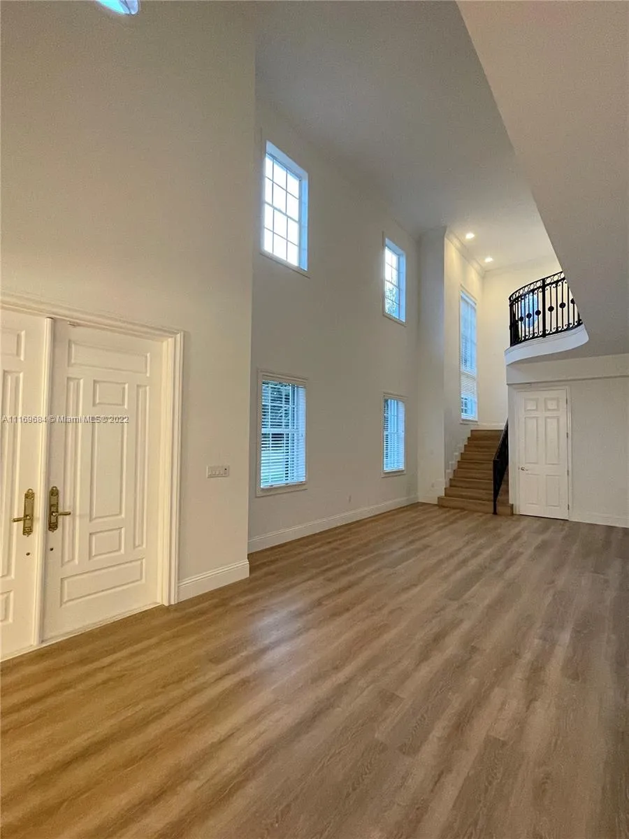 4741 SW 74th St, Miami FL 33143