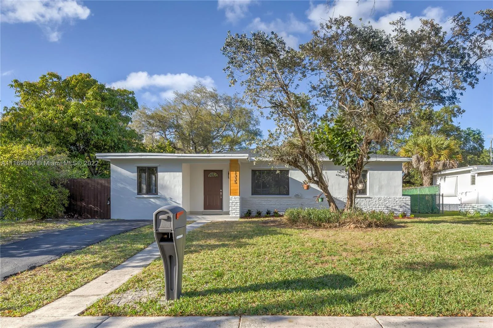 4 bedroom 2 bath for sale at 1335 NE 133rd St, North Miami FL 33161