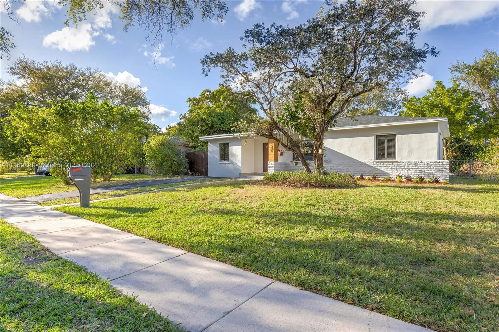 1335 NE 133rd St, North Miami FL 33161