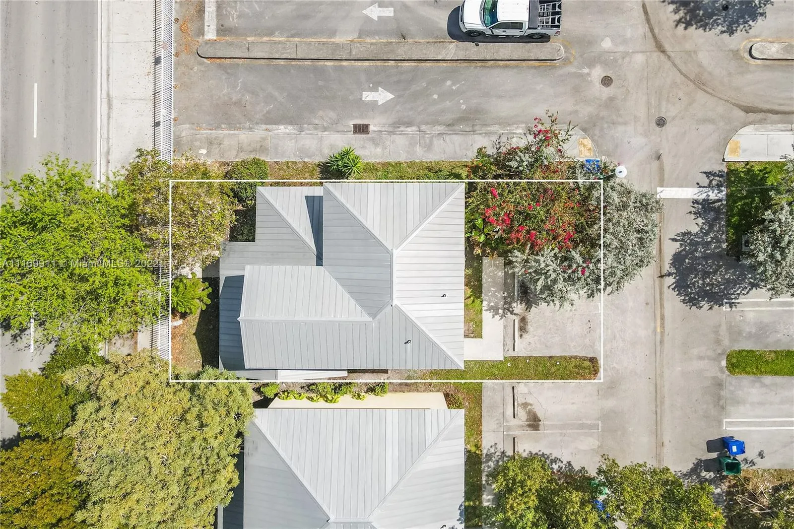 380 NW 20th St # 8, Miami FL 33127