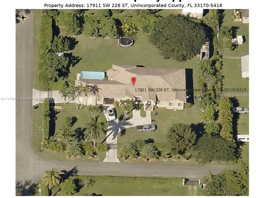 5 bedroom 3 bath for sale at 17911 SW 228th St, Miami FL 33170