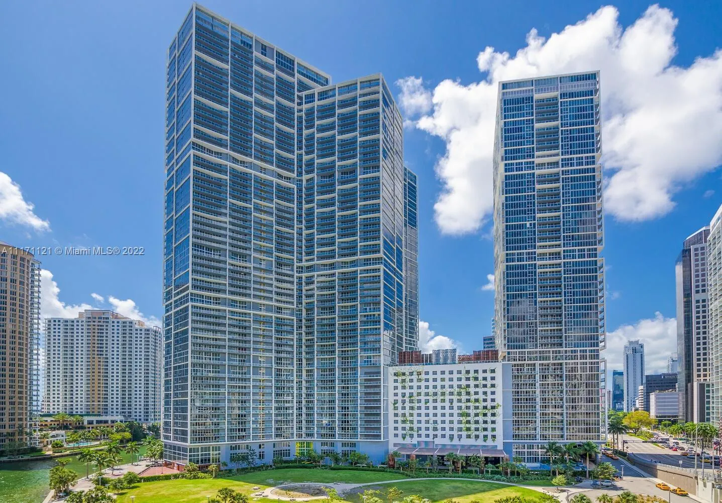 1 bedroom 1 bath for sale at 495 Brickell Ave # 4607, Miami FL 33131