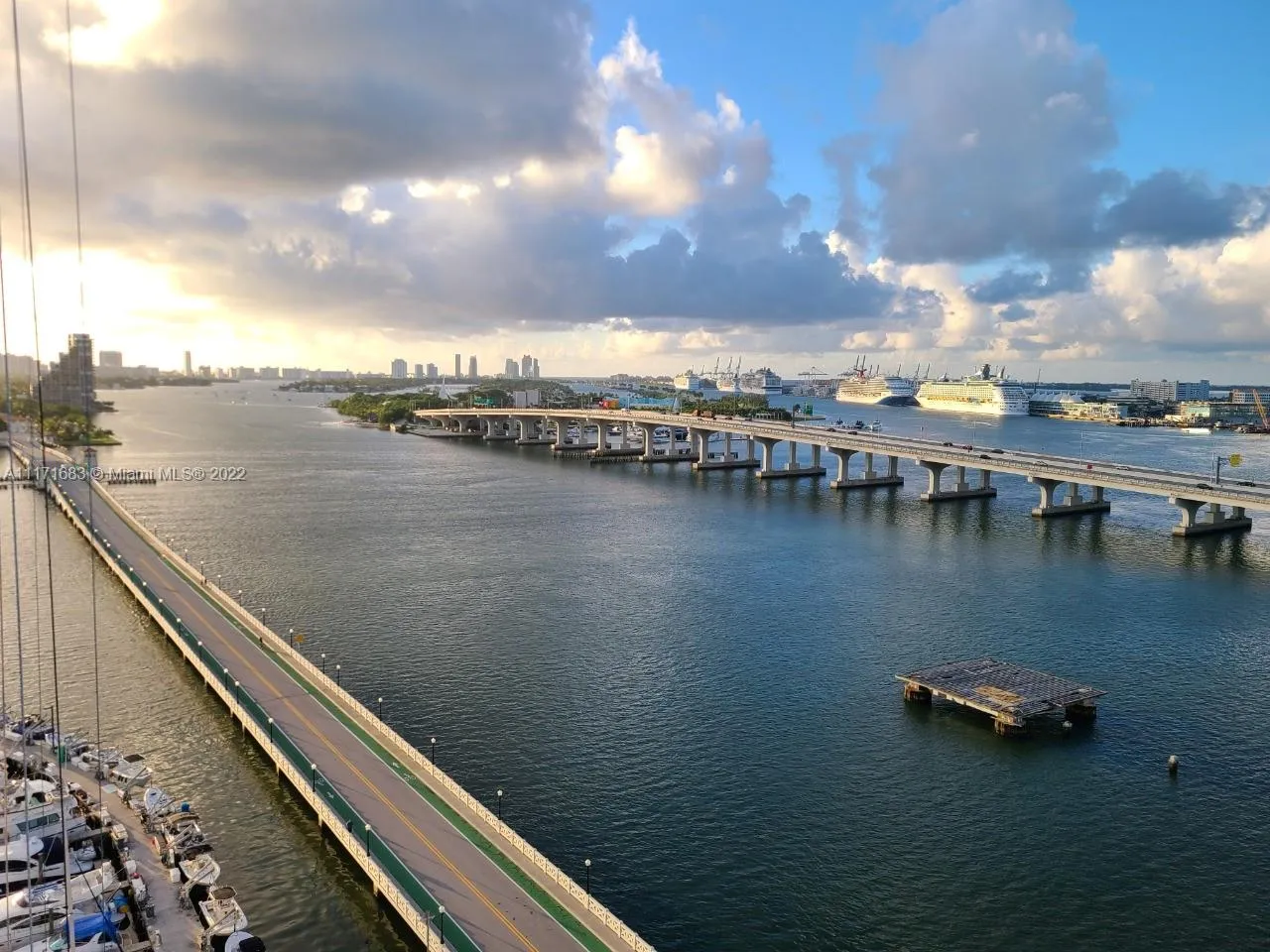 1 bedroom 1 bath for sale at 555 NE 15th St # 17K, Miami FL 33132
