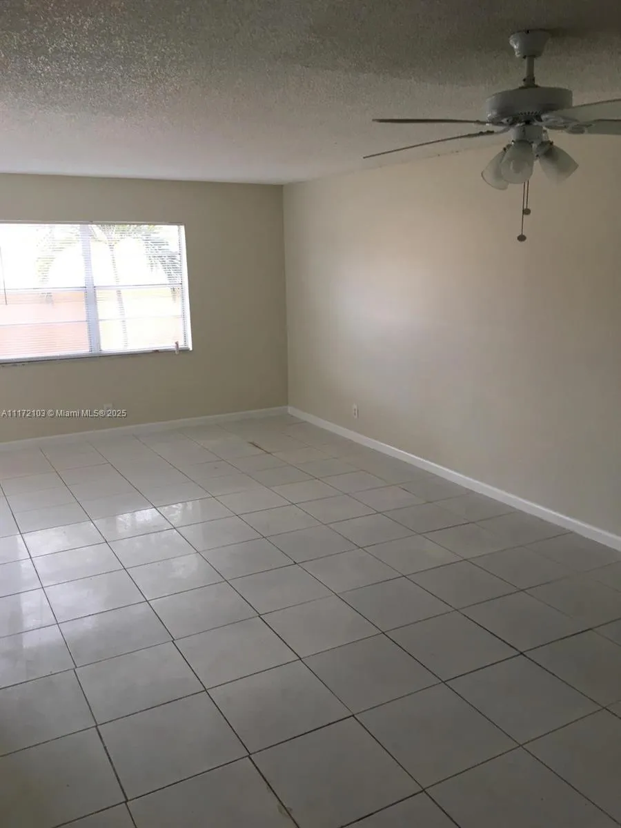 3 bedroom 2 bath for sale at 5962 NW 29th Pl # 112, Sunrise FL 33313