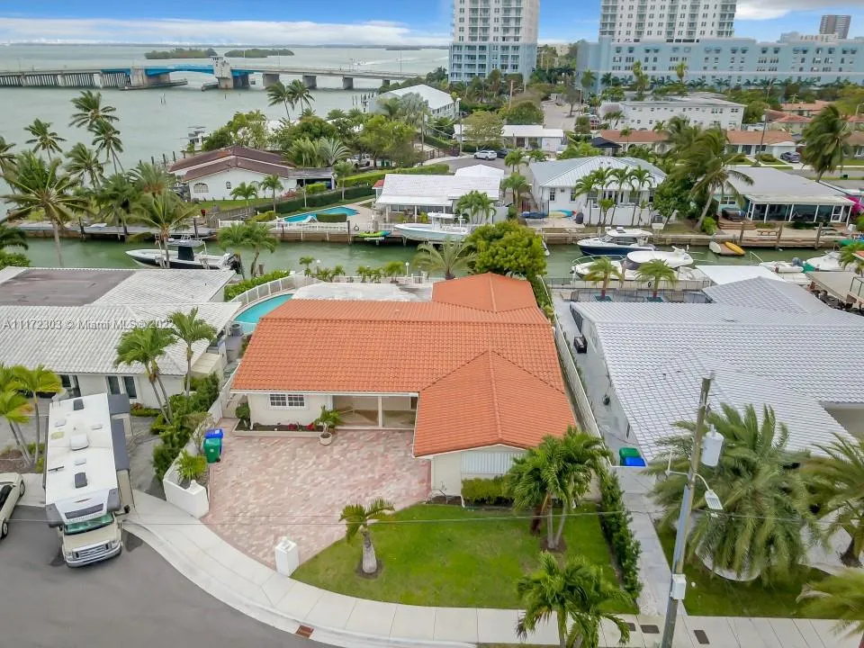 1250 NE 82nd St, Miami FL 33138
