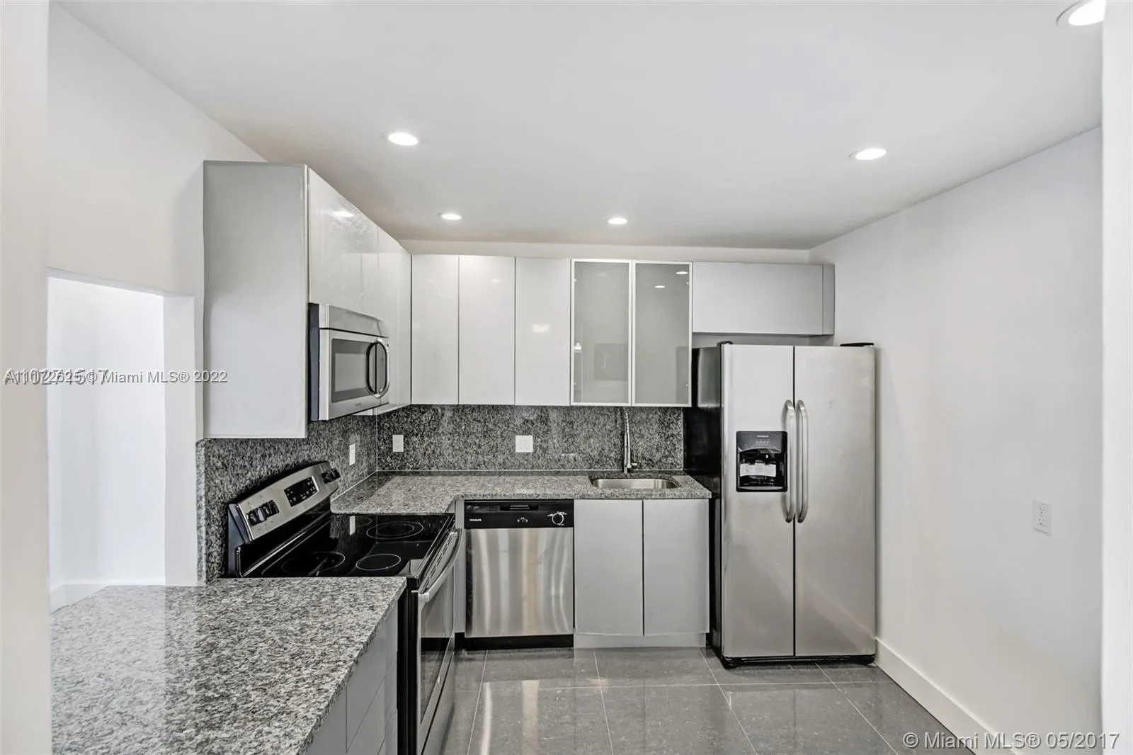 2801 NE 183rd St # 2208W, Aventura FL 33160
