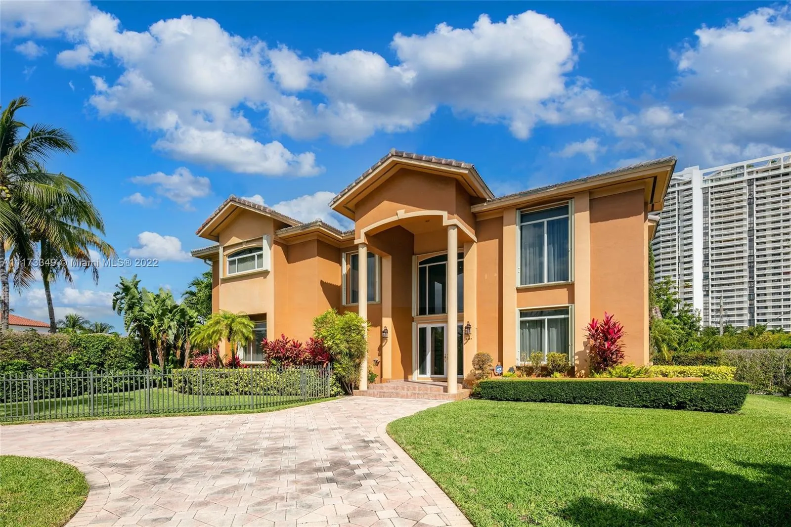 5 bedroom 5 bath for sale at 3461 NE 170th St, North Miami Beach FL 33160