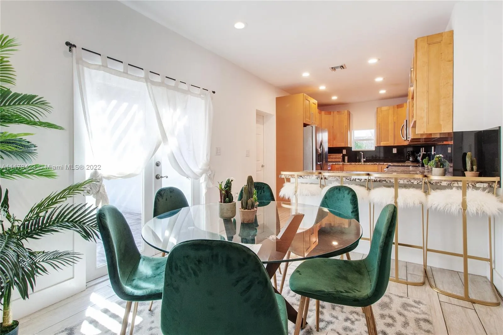 232 NW 59th St, Miami FL 33127