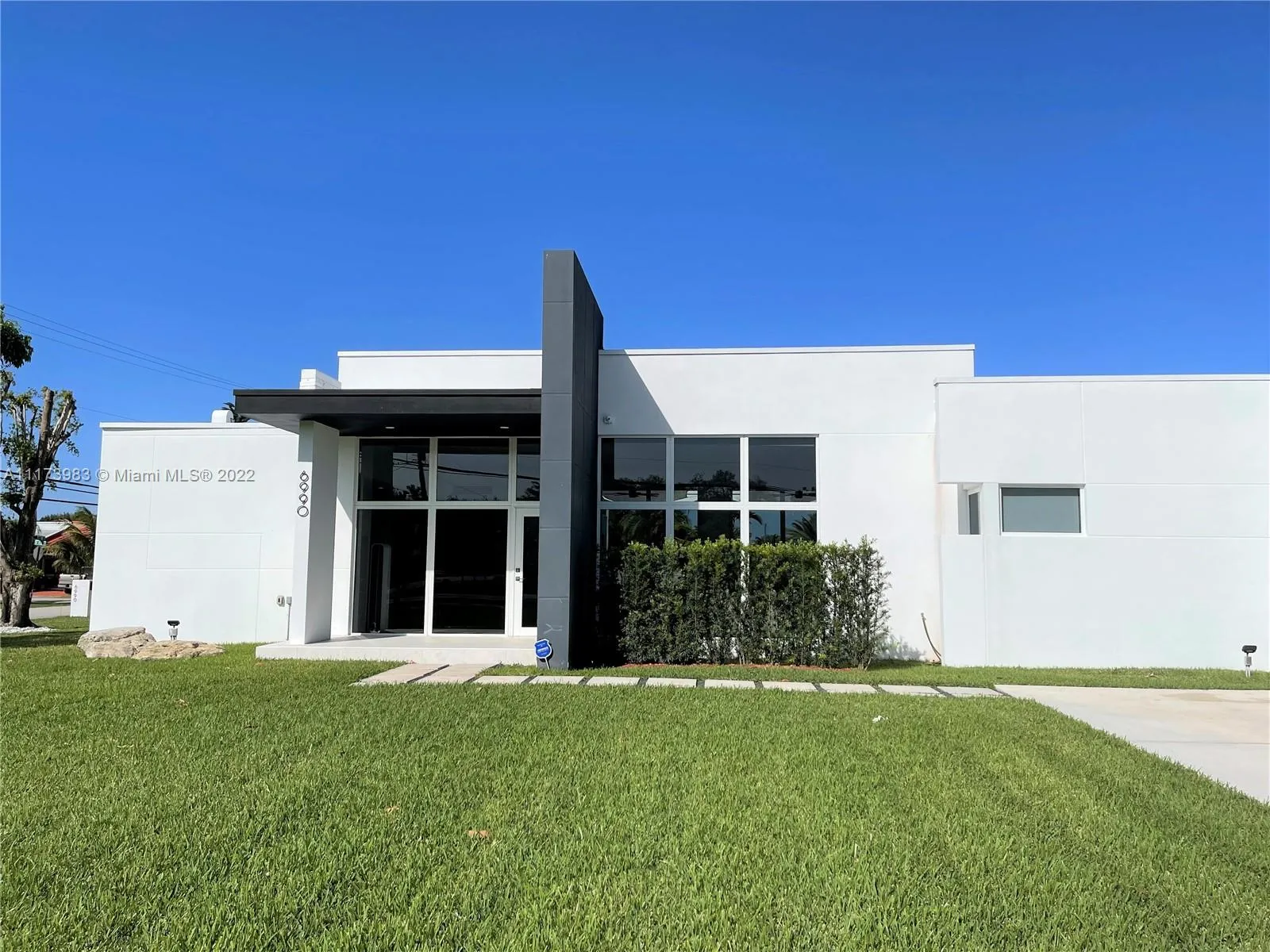 4 bedroom 3 bath for sale at 6990 SW 102nd Ave, Miami FL 33173