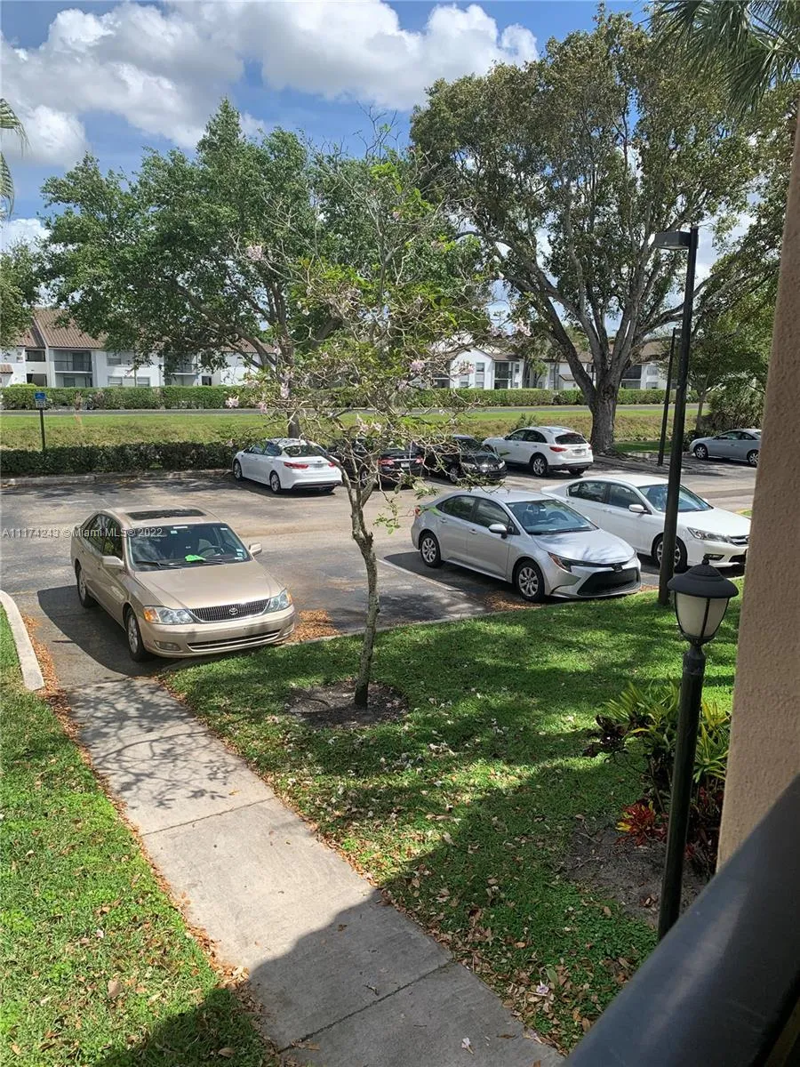 2796 S University Dr # 2208, Davie FL 33328