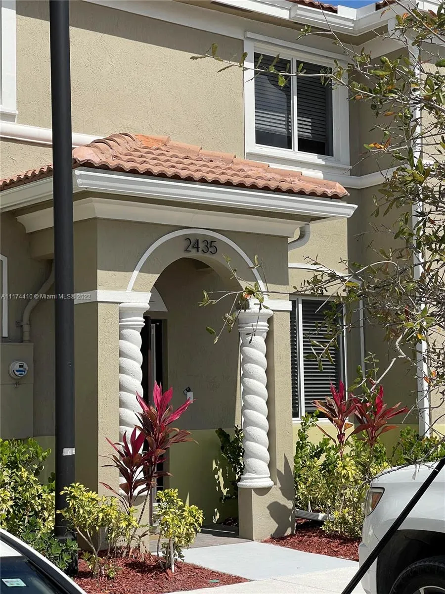 3 bedroom 2 bath for sale at 2435 SE 11th St, Homestead FL 33035