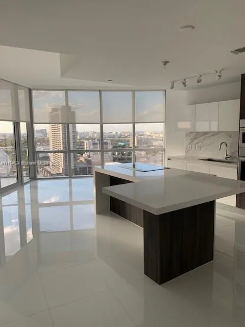 1 bedroom 2 bath for sale at 851 NE 1st Ave # 2110, Miami FL 33132