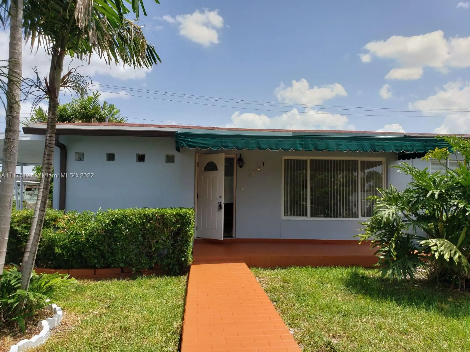 1221 W 62nd St, Hialeah FL 33012