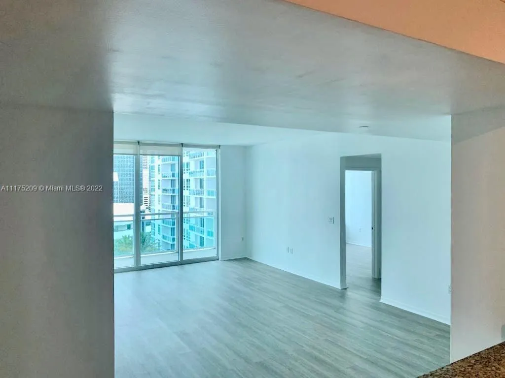 2 bedroom 2 bath for sale at 950 Brickell Bay Dr # 1705, Miami FL 33131