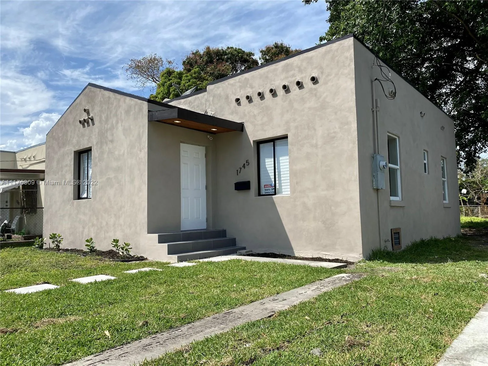 1745 NW 49th St, Miami FL 33142