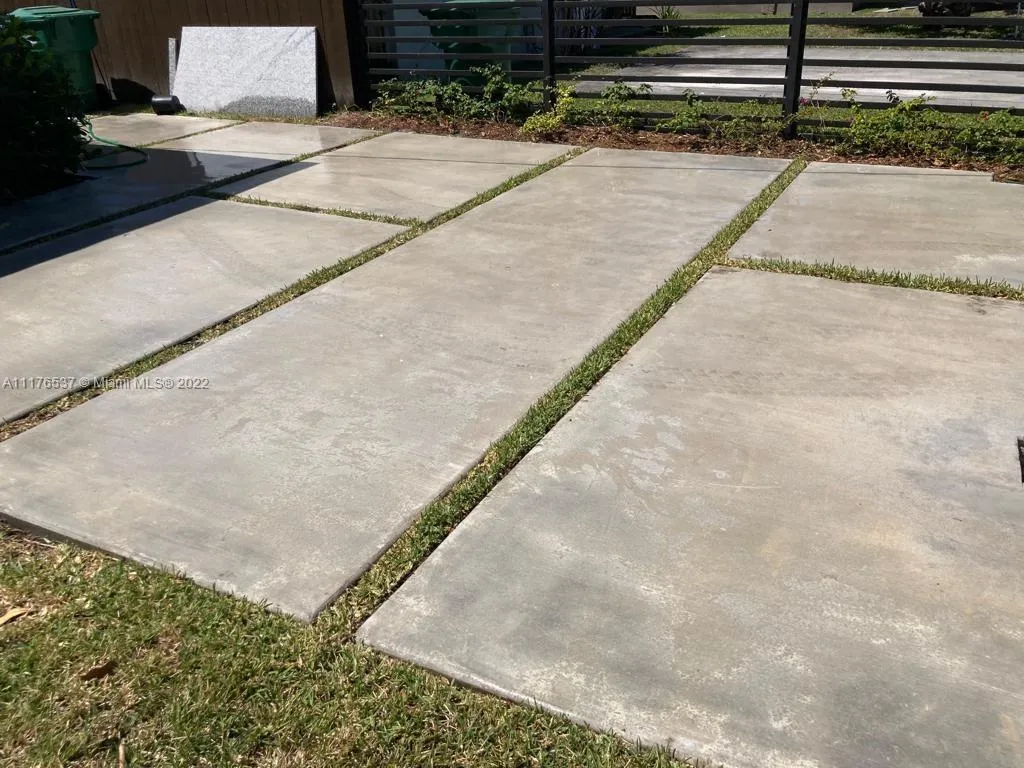 1810 NW 69th Ter, Miami FL 33147