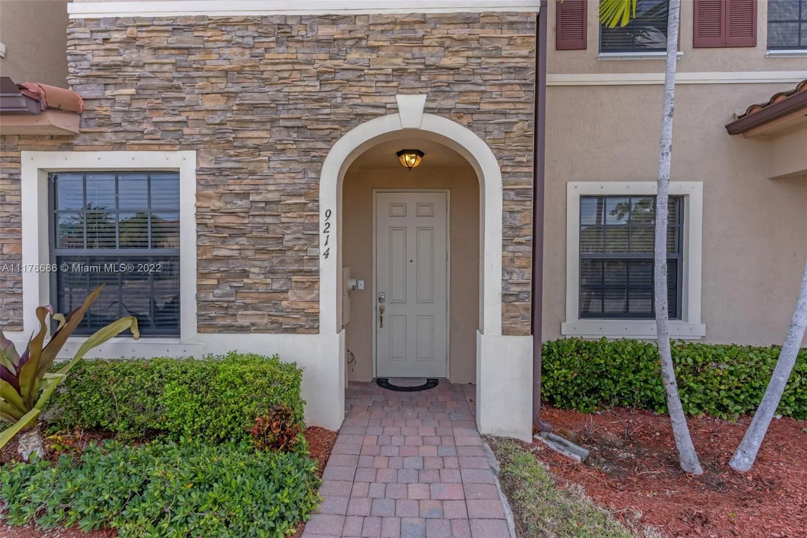 3 bedroom 2 bath for sale at 9214 W 33rd Ln # 9214, Hialeah FL 33018
