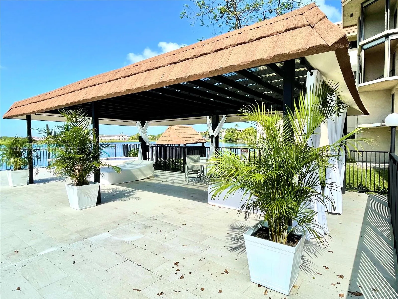 601 Ives Dairy Rd # 8, Miami FL 33179