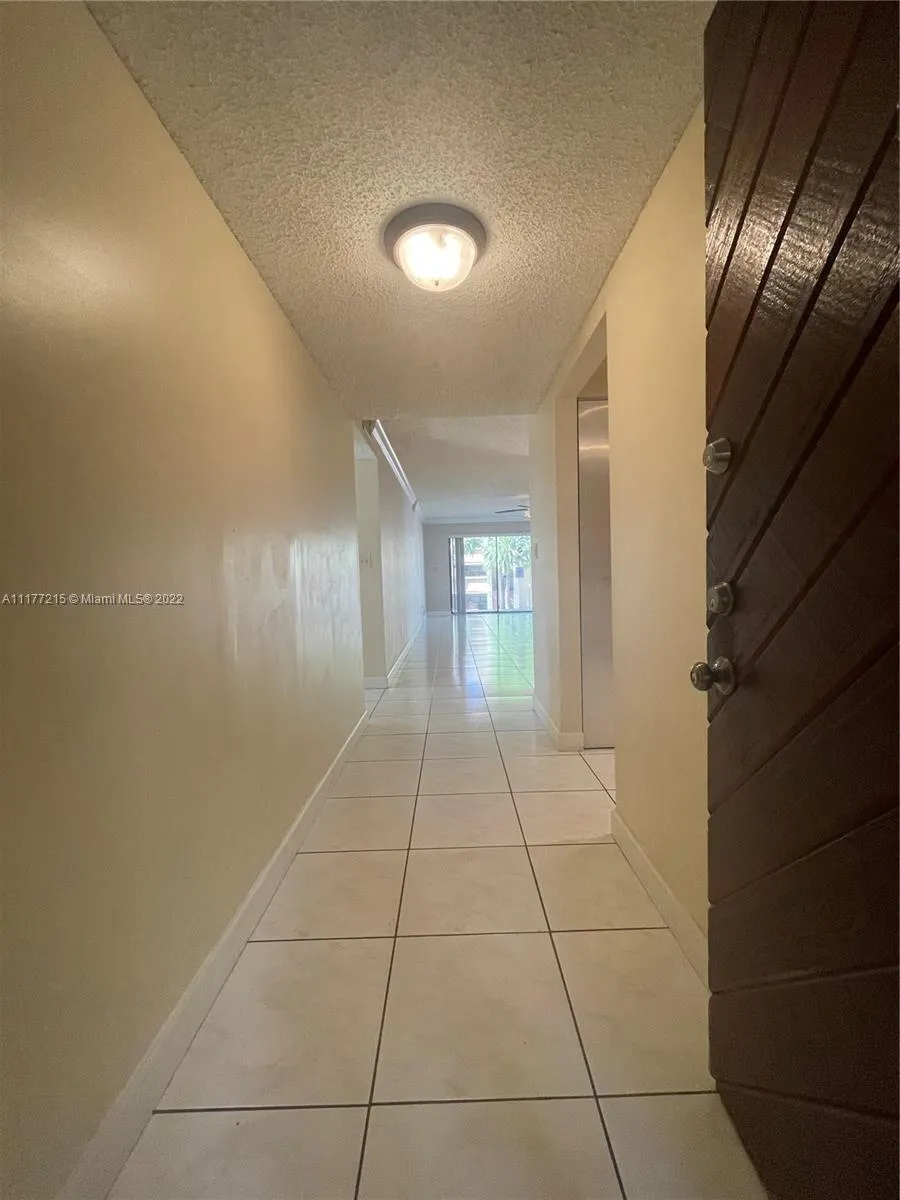 601 Ives Dairy Rd # 8, Miami FL 33179