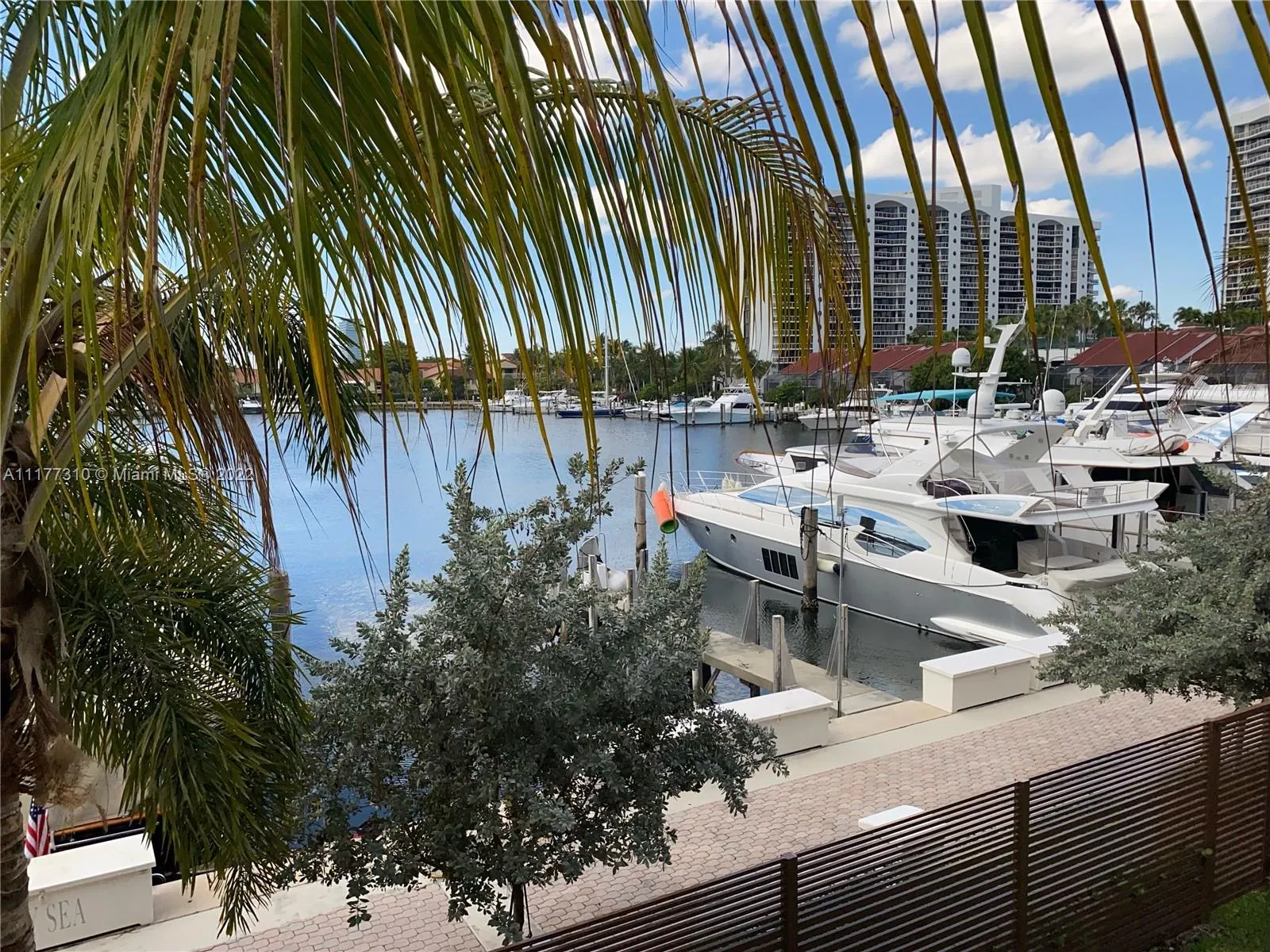 3750 Yacht Club Dr, Aventura FL 33180