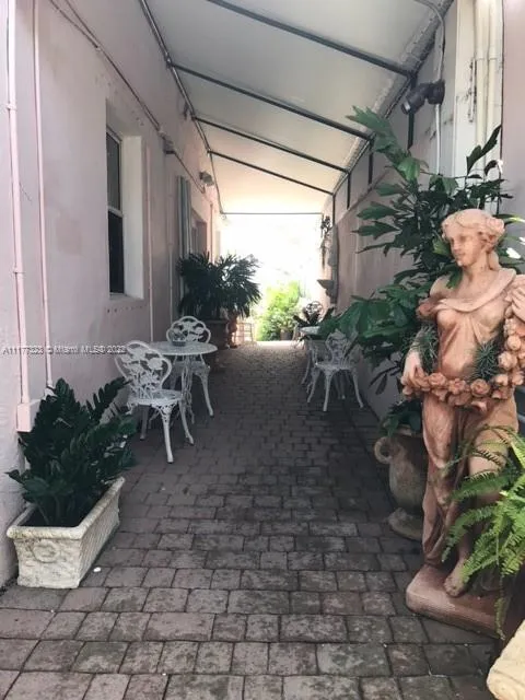 1239 Alton Rd, Miami Beach FL 33139
