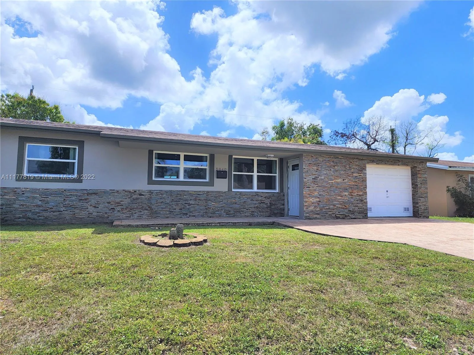 5840 NW 16th St, Sunrise FL 33313