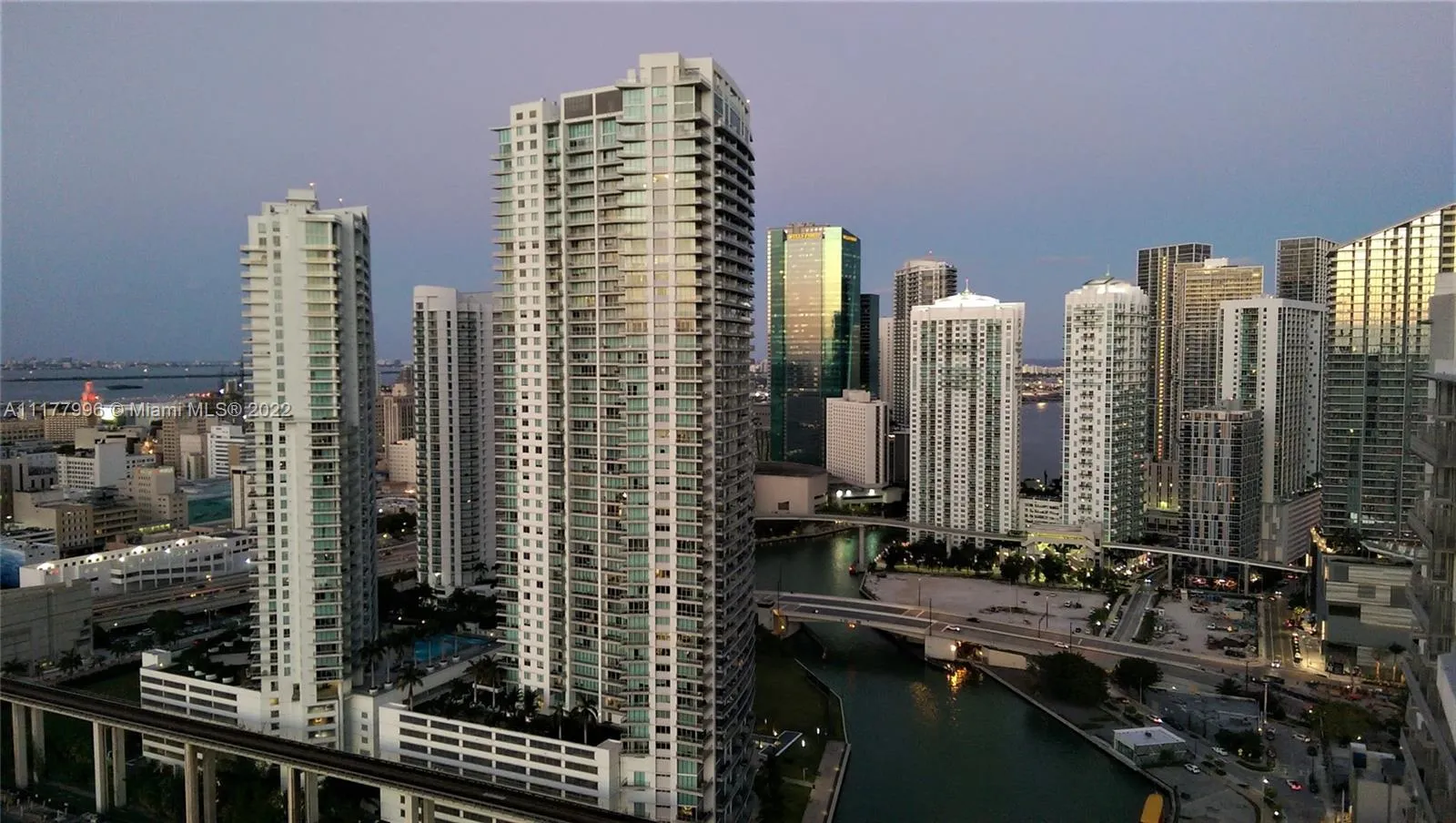 2 bedroom 2 bath for sale at 185 SW 7th St # 3503, Miami FL 33130