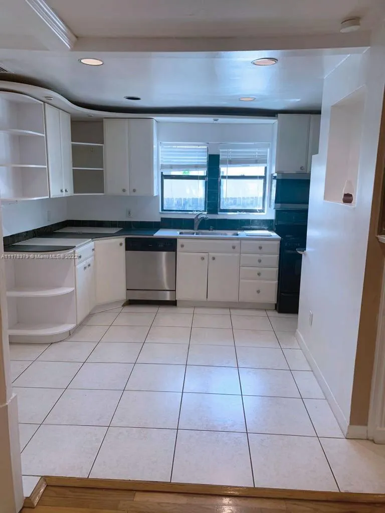 706 S 19th Ave, Hollywood FL 33020