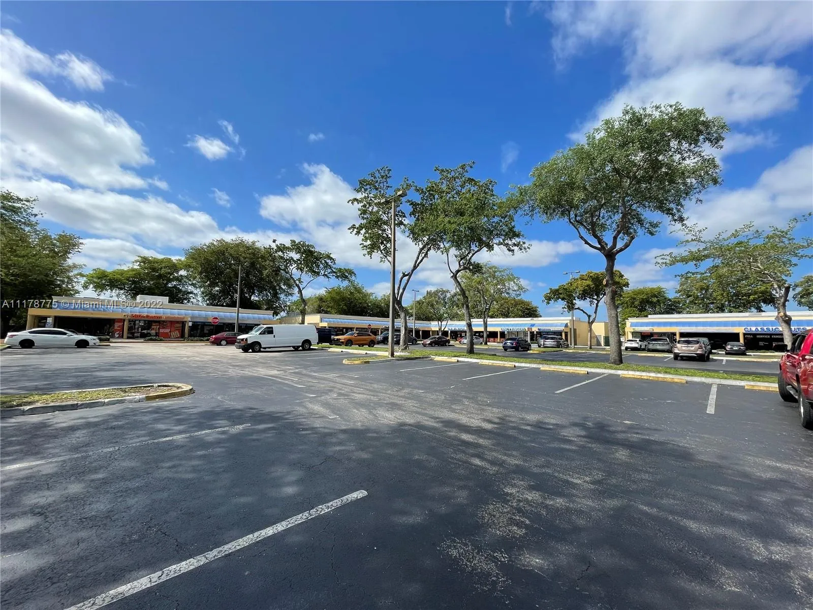 8900 Taft St, Pembroke Pines FL 33024