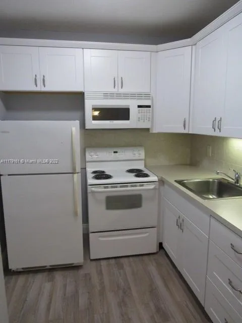 118 E Salisbury  E # 118, West Palm Beach FL 33417