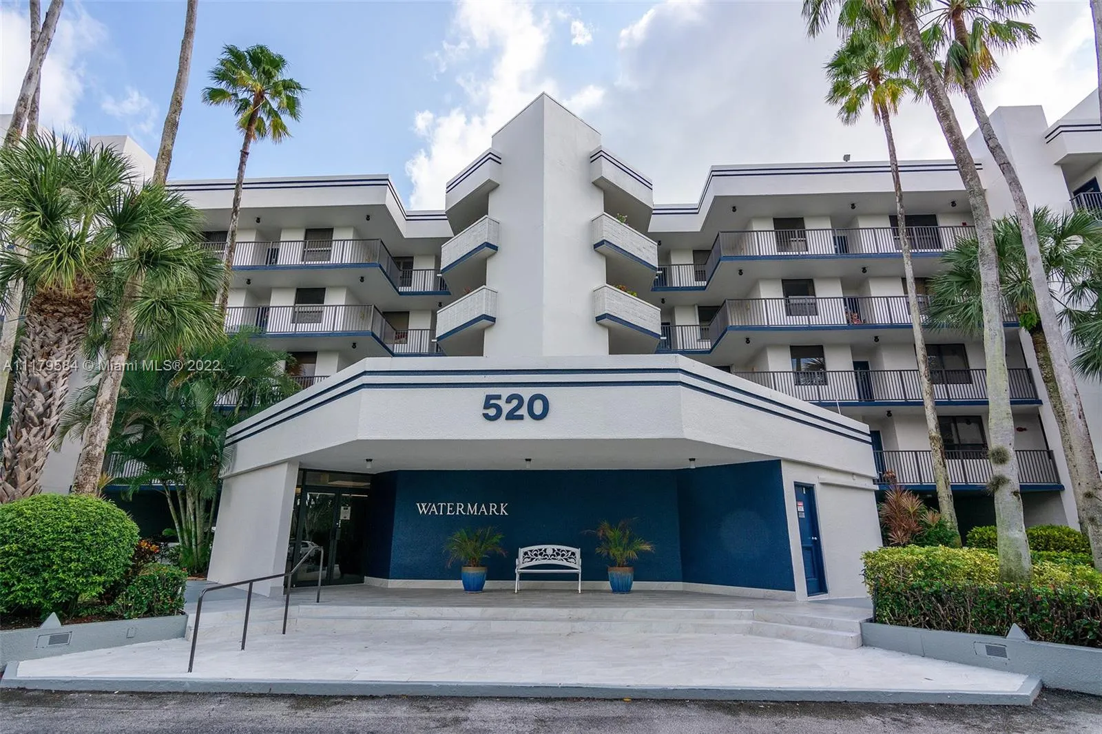 2 bedroom 2 bath for rent at 20 SE 12th St, Dania Beach FL 33004