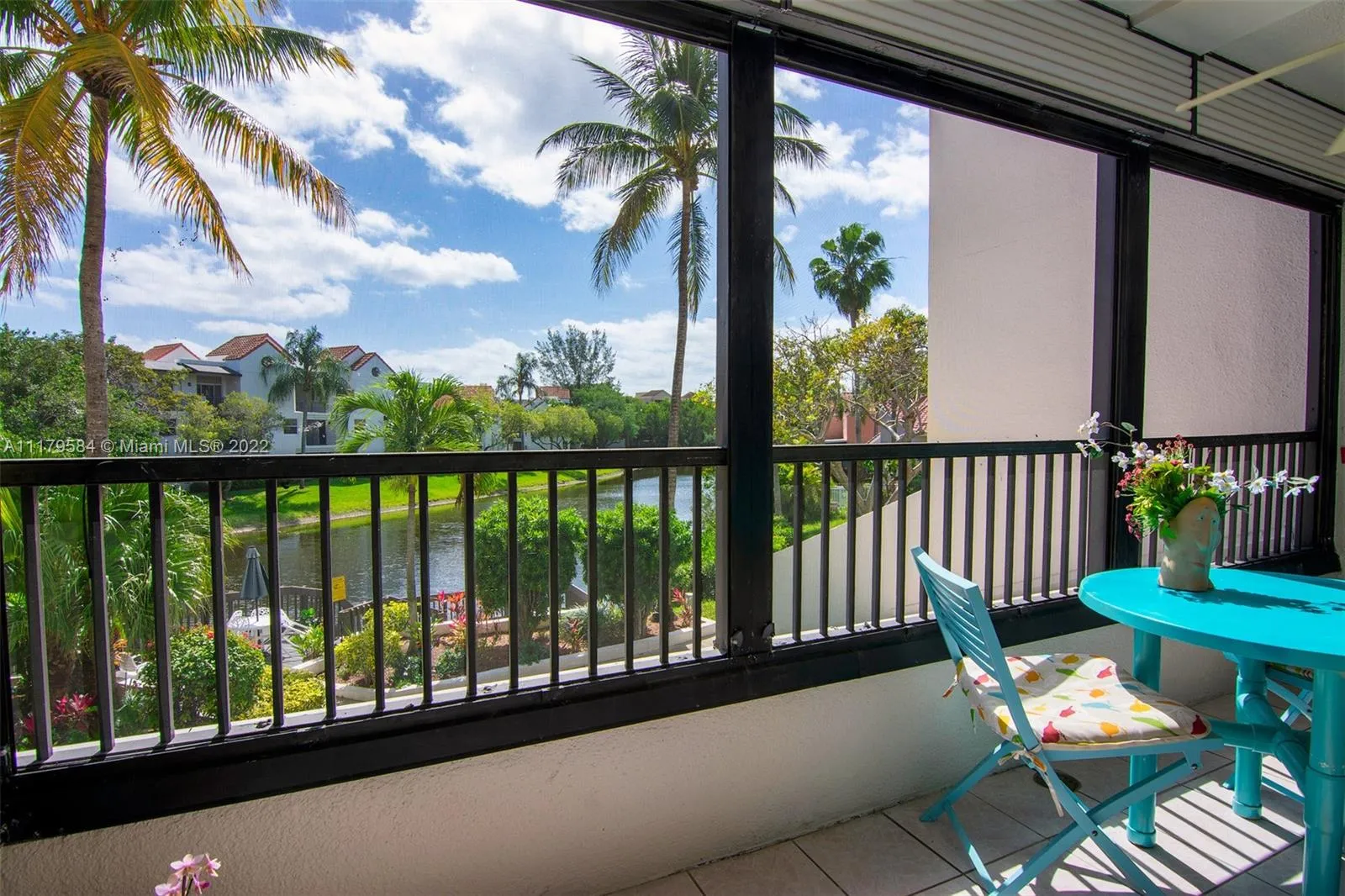 20 SE 12th St, Dania Beach FL 33004