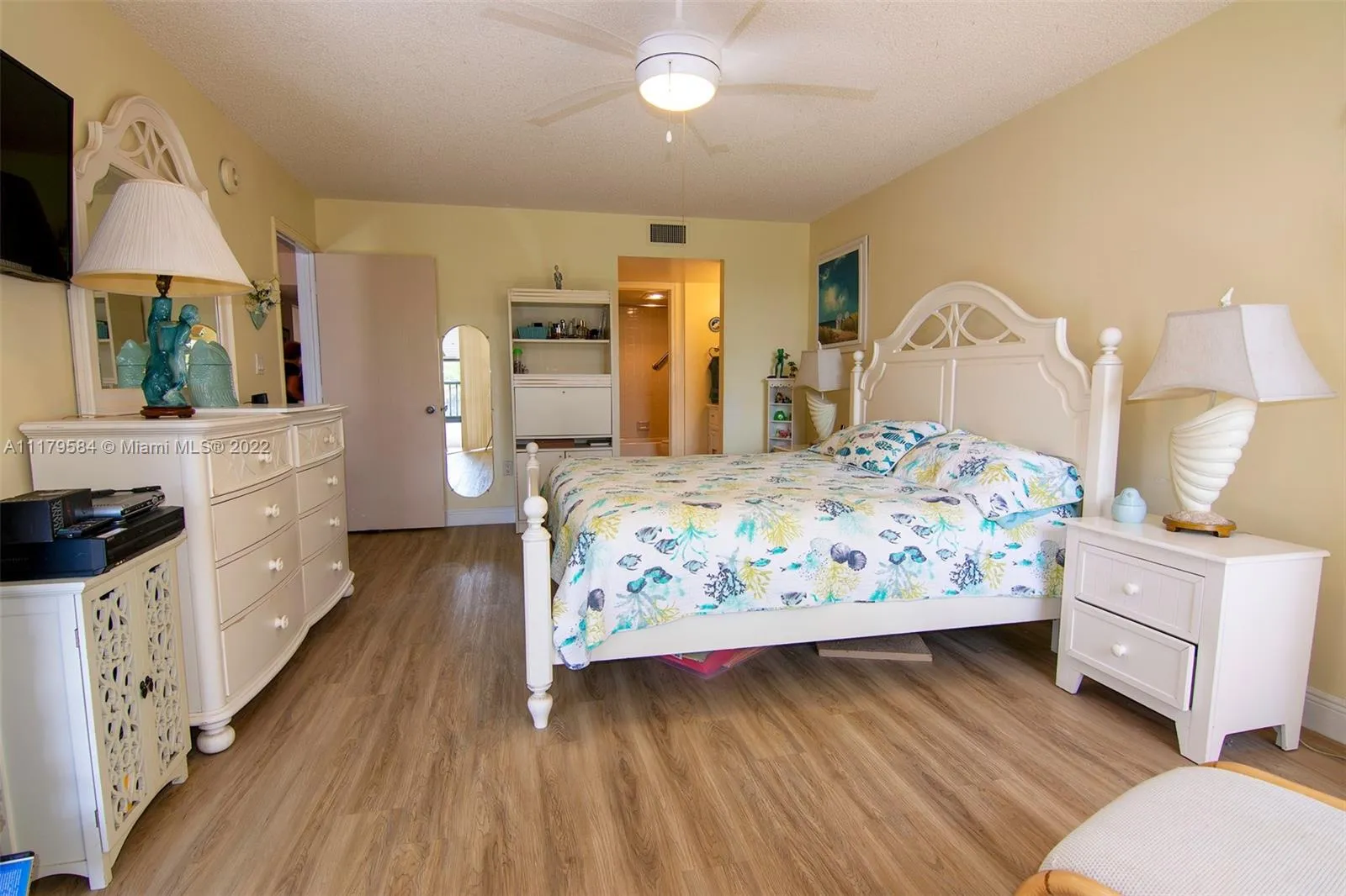 20 SE 12th St, Dania Beach FL 33004