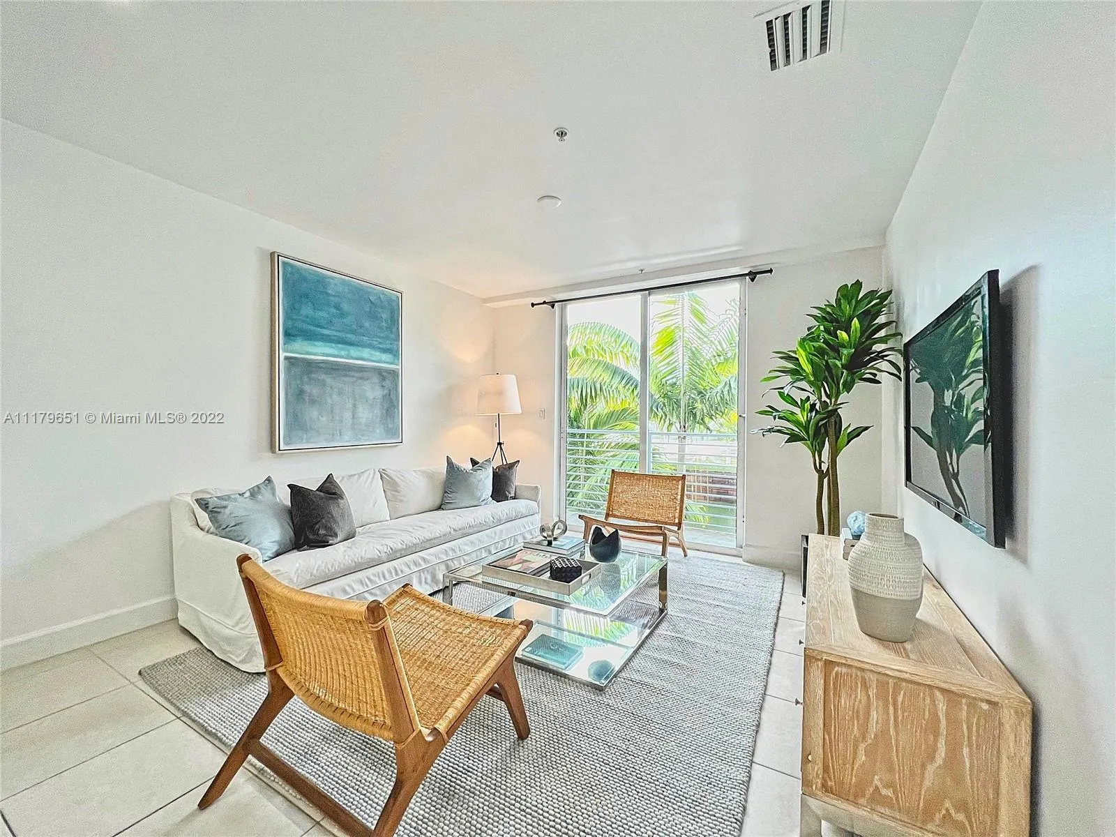 2 bedroom 2 bath for sale at 945 Michigan Ave # 5, Miami Beach FL 33139