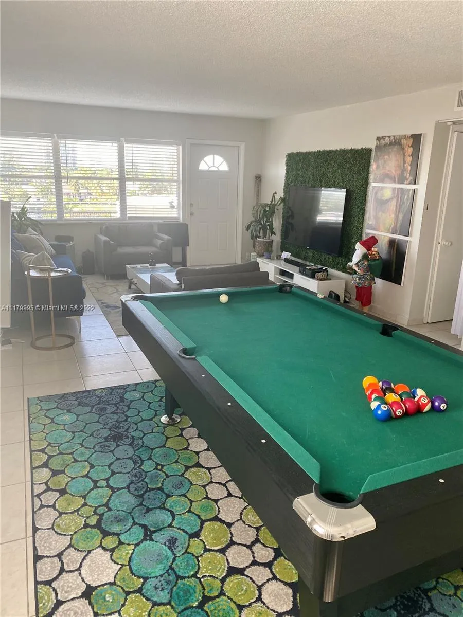 401 Golden Isles Dr # 505, Hallandale Beach FL 33009