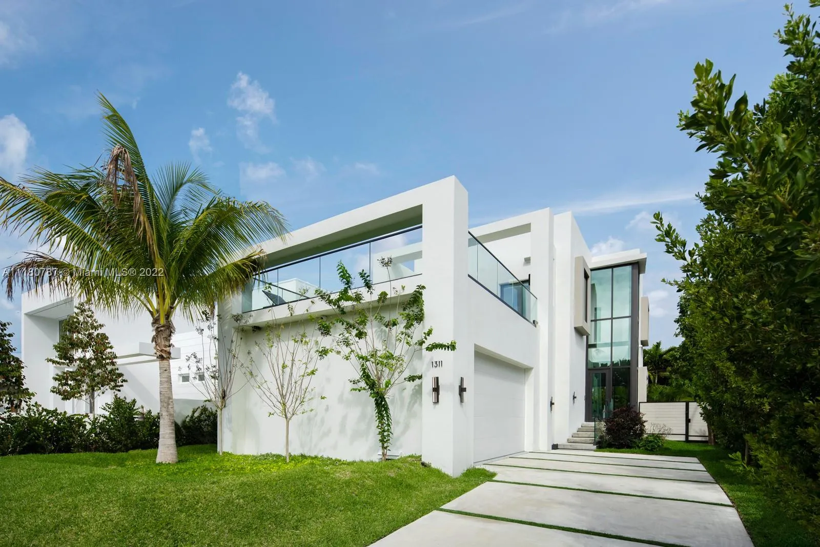 1311 Bay Dr, Miami Beach FL 33141