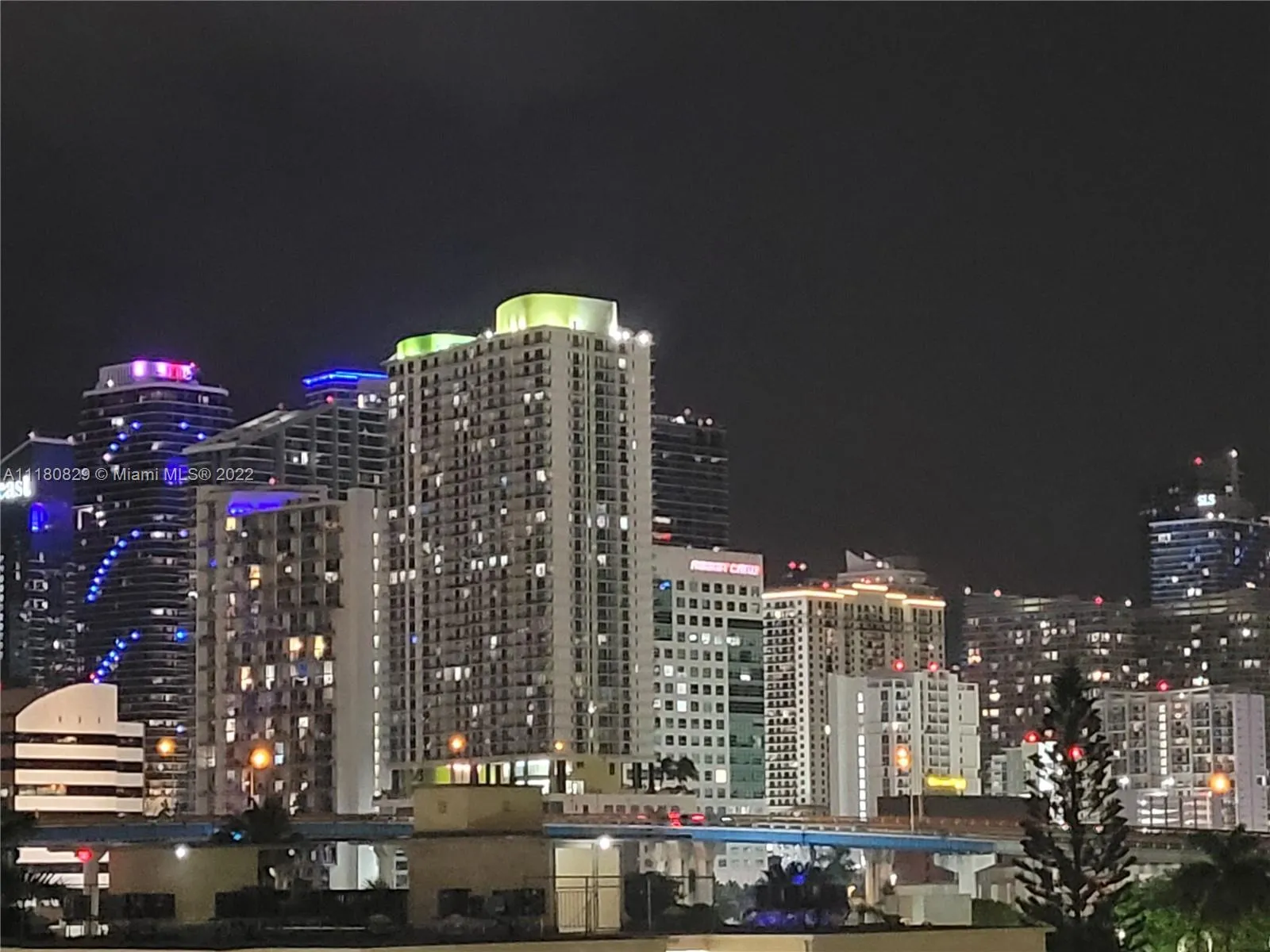 2 bedroom 1 bath for sale at 501 SW 1st St # 607, Miami FL 33130