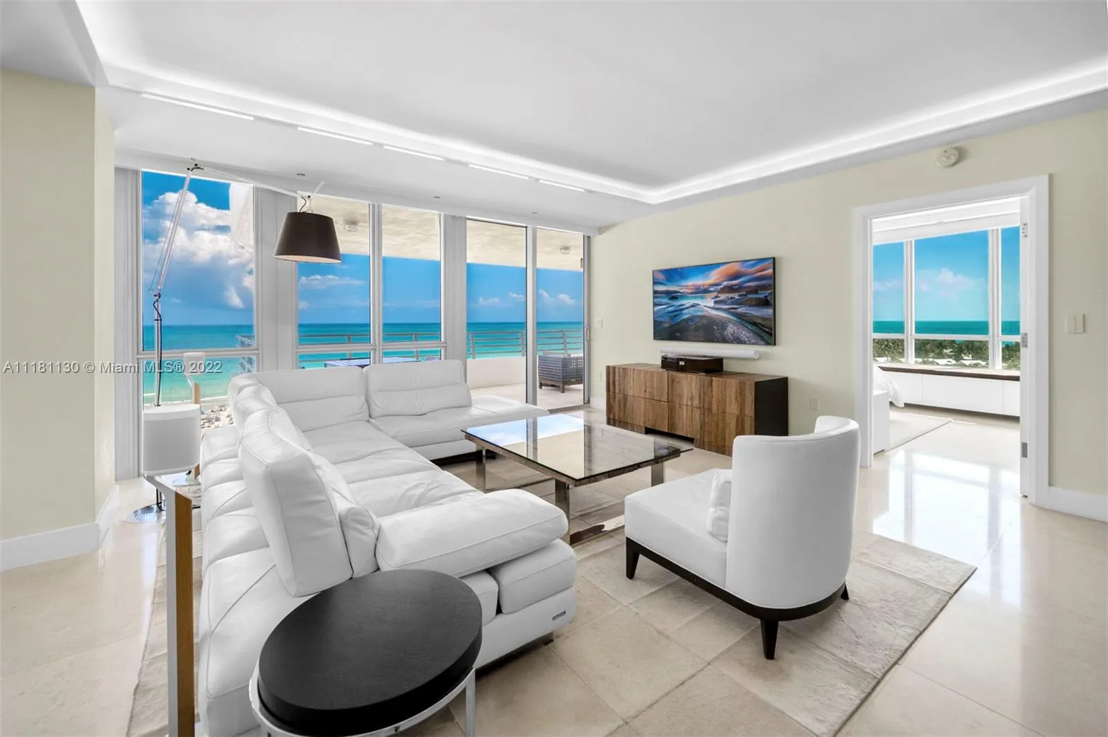 3 bedroom 3 bath for rent at 101 Ocean Dr # 907, Miami Beach FL 33139
