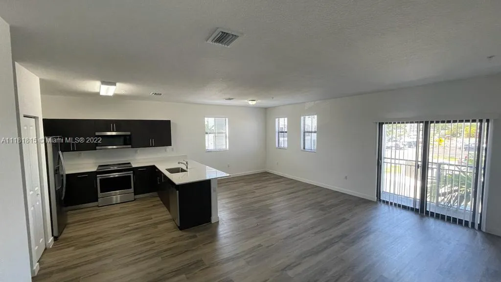 15520 SW 136th St # 212, Miami FL 33196