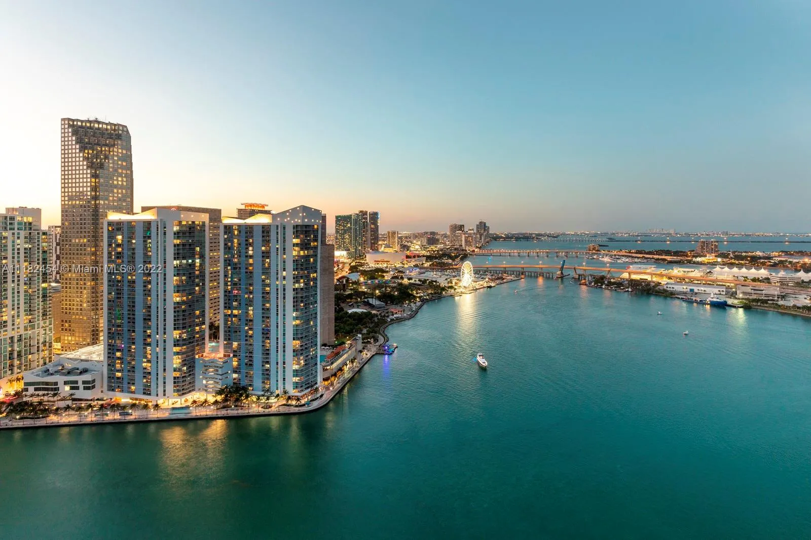 4 bedroom 4 bath for sale at 848 Brickell Key Dr # 4204, Miami FL 33131